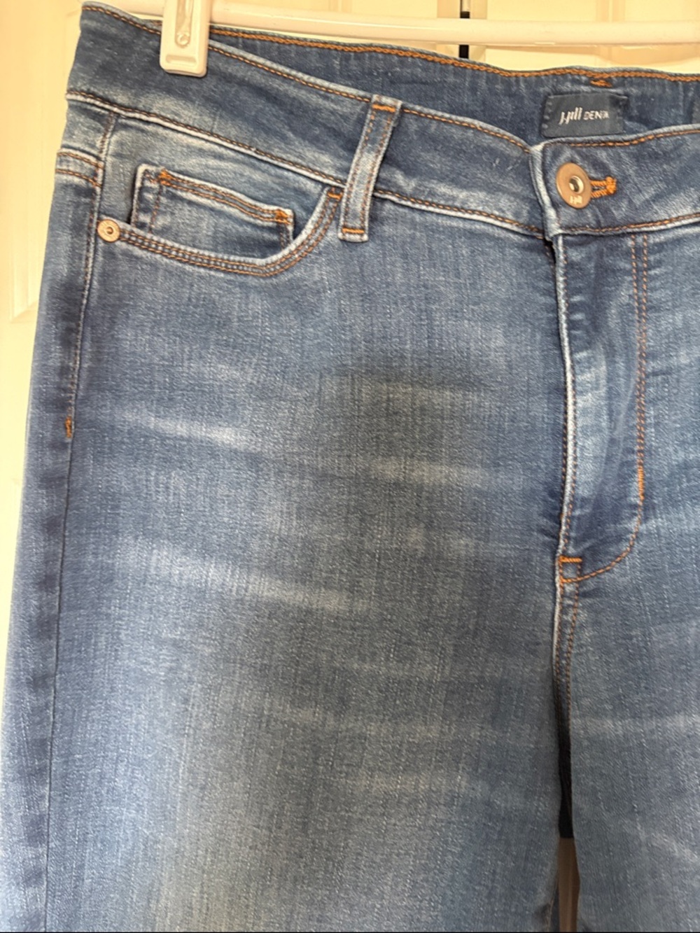 J. Jill Women's Boyfriend Jeans in Medium Blue Wash - Picture 3 of 13